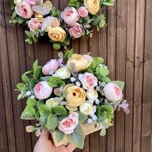 Virágos asztaldísz 20 cm, Otthon & Életmód, Virágdekoráció, Virágdíszek, Virágdísz kaspóban, Virágkötés, MESKA