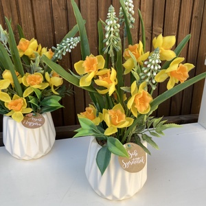 N�rcisz asztaldísz - otthon & életmód - virágdekoráció - virágdíszek - virágdísz kaspóban - Meska.hu