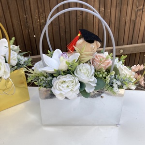 Ballagási virágt�ska - otthon & életmód - virágdekoráció - virágok - virágcsokor - Meska.hu