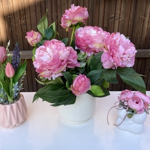 Anyák napi bazsarózsa asztaldísz - otthon & életmód - virágdekoráció - virágdíszek - virágdísz kaspóban - Meska.hu