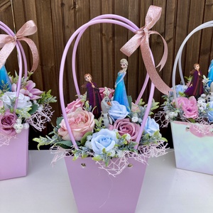   Jégvarázs  ballagó vir�gtáska - otthon & életmód - virágdekoráció - virágok - virágcsokor - Meska.hu