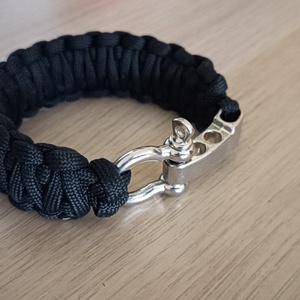Paracord karkötő D-bilincses csattal - ékszer - karkötő - fonott karkötő - Meska.hu