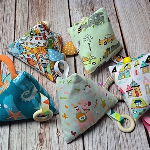 Szalagos babajáték, matatójáték, piramis - katicával - baba - mama - baba játékok - babakocka - Meska.hu