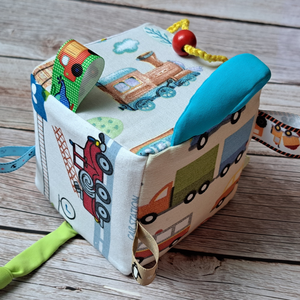 Szalagos babakocka járművekkel, matatókocka, fejlesztőjáték - nagy méretű! - baba - mama - baba játékok - babakocka - Meska.hu