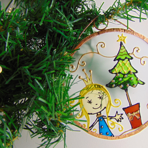 Királylány karácsonyfával - Üvegfestmény, karácsonyfadísz vagy hűtőmágnes, mágnes - karácsony - karácsonyi lakásdekoráció - karácsonyfadíszek - Meska.hu