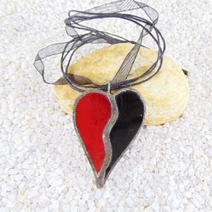 Üveg medál csatos, színes zsinórral - M0004.23, Ékszer, Nyaklánc, Medálos nyaklánc, Üvegművészet, MESKA