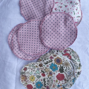 Arctisztító korong - pamut , Szépségápolás, Arcápolás, Arctisztító korong, Varrás, Pamut arclemosó korong. Kb 8cm átmérőjű,egyik oldala mintás,másik oldala fehér. Mosógépben mosható ..., MESKA
