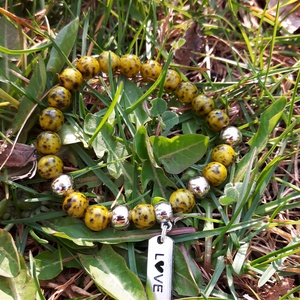 LOVE karkötő - ékszer - karkötő - gyöngyös karkötő - Meska.hu