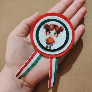Kislányos kokárda 2., Ékszer, Kitűző és Bross, Mindenmás, MESKA