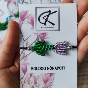 Tulipános makramé karkötő , Ékszer, Karkötő, Fonott karkötő, Csomózás, MESKA