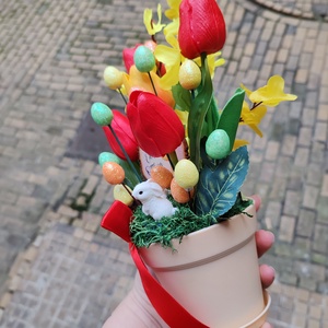 Nyuszis tulipános húsvéti asztaldísz - ünnepi díszek, dekorációk - húsvéti díszek és dekorációk - húsvéti asztaldíszek - Meska.hu