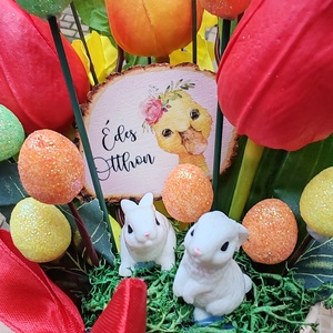 Nyuszis tulipános húsvéti asztaldísz - ünnepi díszek, dekorációk - húsvéti díszek és dekorációk - húsvéti asztaldíszek - Meska.hu