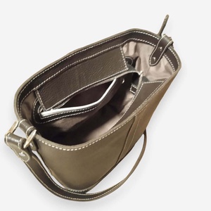 Sötétbarna bőr vödörtáska - táska & tok - kézitáska & válltáska - válltáska - Meska.hu