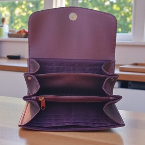 Hímzett textilbőr pénztárca virágmintás díszítéssel - táska & tok - pénztárca & más tok - pénztárca - női pénztárca - Meska.hu