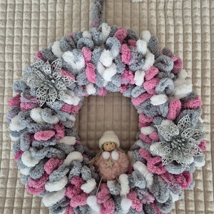 Karácsonyi ajtódísz színes kislányka, Karácsony, Karácsonyi lakásdekoráció, Karácsonyi ajtódíszek, Kötés, MESKA