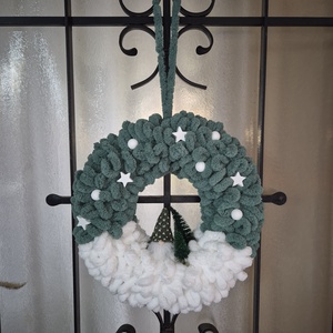 Karácsonyi ajtódísz fenyőfa és manó, Karácsony, Karácsonyi lakásdekoráció, Karácsonyi ajtódíszek, Kötés, MESKA