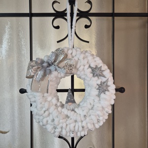 Karácsonyi ajtódísz fehér-ezüst, Karácsony, Karácsonyi ajándékozás, Karácsonyi ajándékcsomagolás, Kötés, MESKA