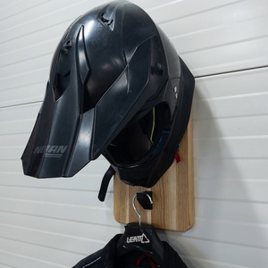 Motoros bukósisak tartó fali akasztó tartó állvány - otthon & életmód - dekoráció - fali és függő dekoráció - falra akasztható dekor - Meska.hu