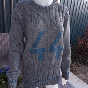 Férfi pulóver szám felirattal - Meska.hu