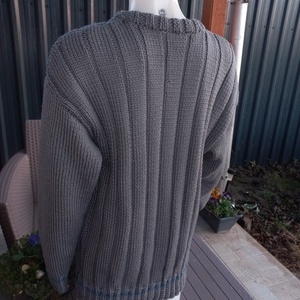 Férfi pulóver szám felirattal - ruha & divat - férfi ruha - férfi pulóver - Meska.hu