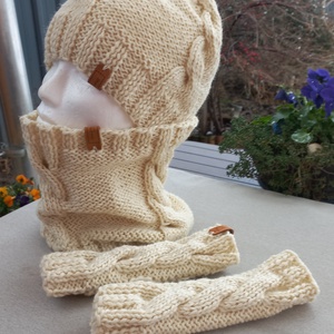 Sapka, kézmelegítő, csősál kézzel kötött tört fehér  - Meska.hu