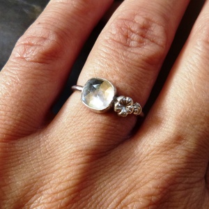 Hegyikristály ezüst gyűrű virágokkal -  - Meska.hu