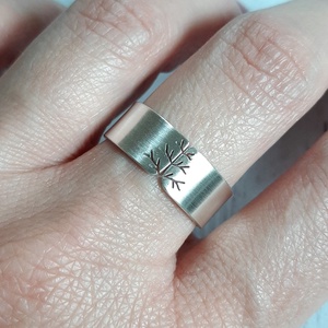 Fa ezüst gyűrű (8 mm széles, szatén) - ékszer - gyűrű - kerek gyűrű - Meska.hu