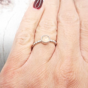 Pink kalcedon ezüst gyűrű  - ékszer - gyűrű - szoliter gyűrű - Meska.hu