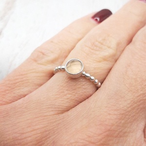 Pink kalcedon ezüst gyűrű  - ékszer - gyűrű - szoliter gyűrű - Meska.hu