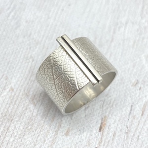 Modern levélerezetes ezüst gyűrű  - Meska.hu