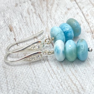 Larimár fülbevaló köves alapon - ékszer - fülbevaló - lógó fülbevaló - Meska.hu