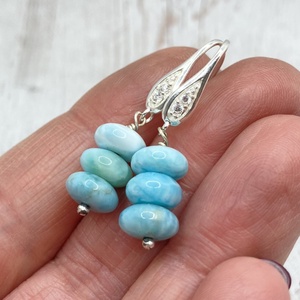 Larimár fülbevaló köves alapon - ékszer - fülbevaló - lógó fülbevaló - Meska.hu