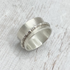 Relax ezüst gyűrű  - ékszer - gyűrű - statement gyűrű - Meska.hu