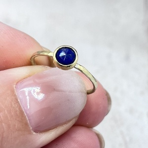 Lápisz lazuli arany gyűrű  (14K) - ékszer - gyűrű - szoliter gyűrű - Meska.hu