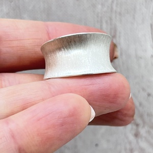 Homorú ezüst gyűrű - MEGRENDELÉSRE - ékszer - gyűrű - statement gyűrű - Meska.hu