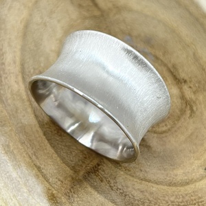 Homorú ezüst gyűrű - MEGRENDELÉSRE - ékszer - gyűrű - statement gyűrű - Meska.hu