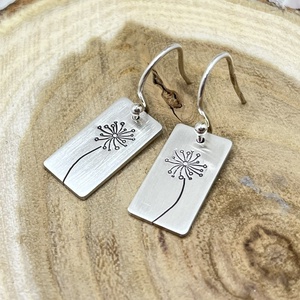 Pitypangos ezüst fülbevaló - Megrendelésre - Meska.hu