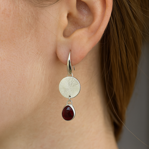 Gránát ezüst fülbevaló - ékszer - fülbevaló - lógó fülbevaló - Meska.hu