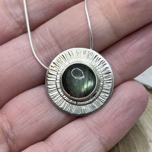 Labradorit ezüst nyaklánc - ékszer - nyaklánc - medál - Meska.hu