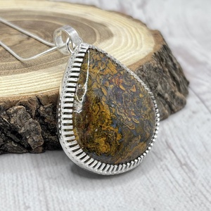 Mátrai achát ezüst nyaklánc , Ékszer, Nyaklánc, Statement nyaklánc, Ékszerkészítés, Ötvös, Elegáns, nagy méretű medál csepp alakú mátrai achát kabosonból, Sterling ezüstbe foglalva, ezüst lá..., MESKA