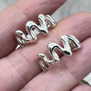 Magma bedugós fülbevaló - ékszer - fülbevaló - pötty fülbevaló - Meska.hu