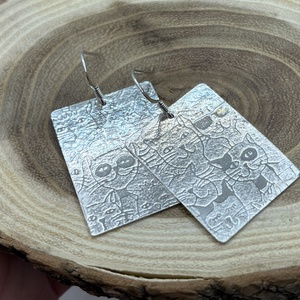 Cicás ezüst fülbevaló - Meska.hu