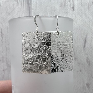 Cicás ezüst fülbevaló - ékszer - fülbevaló - lógó fülbevaló - Meska.hu