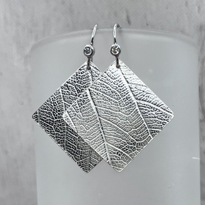 Levélerezet mintás ezüst fülbevaló - ékszer - fülbevaló - lógó fülbevaló - Meska.hu