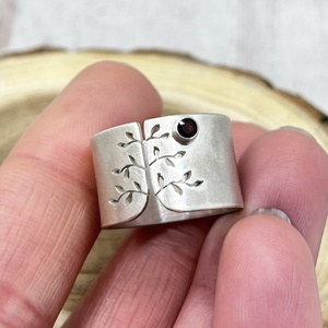 Tavaszi fa ezüst gyűrű gránáttal - ékszer - gyűrű - statement gyűrű - Meska.hu