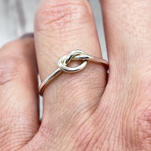 Csomó ezüst gyűrű  - ékszer - gyűrű - fonódó gyűrű - Meska.hu