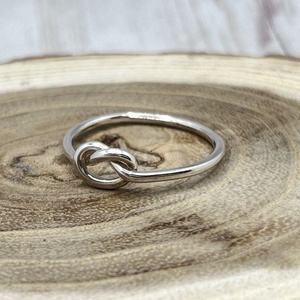 Csomó ezüst gyűrű  - ékszer - gyűrű - fonódó gyűrű - Meska.hu