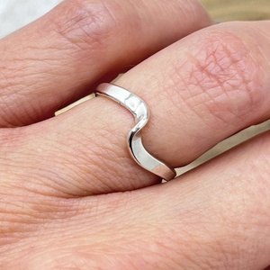 Hullám ezüst gyűrű  - ékszer - gyűrű - fonódó gyűrű - Meska.hu