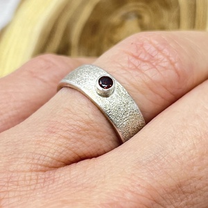 Gránát ezüst gyűrű  - ékszer - gyűrű - szoliter gyűrű - Meska.hu
