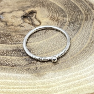 Pöttyös ezüst gyűrű  - ékszer - gyűrű - statement gyűrű - Meska.hu